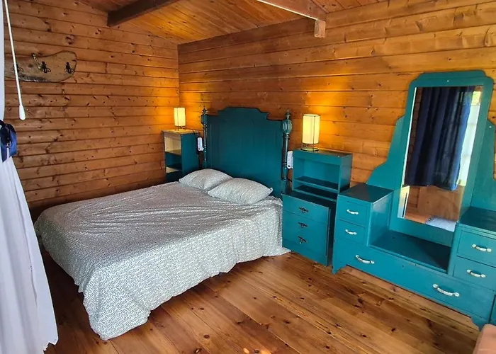 Parque De Campismo Rural Quinta Laranjeiras キャンプ場 *