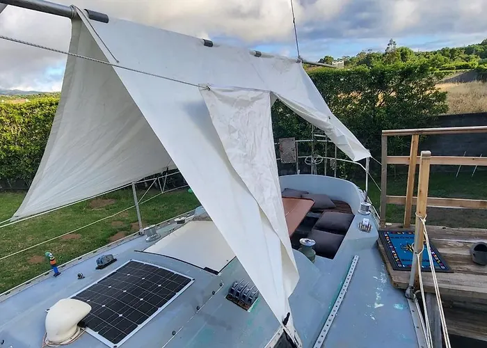 Parque De Campismo Rural Quinta Laranjeiras キャンプ場 *